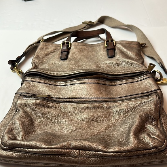 Fossil Metallic Brown Genuine leather Explorer Foldover Tote/ messenger bag. - Picture 13 of 14